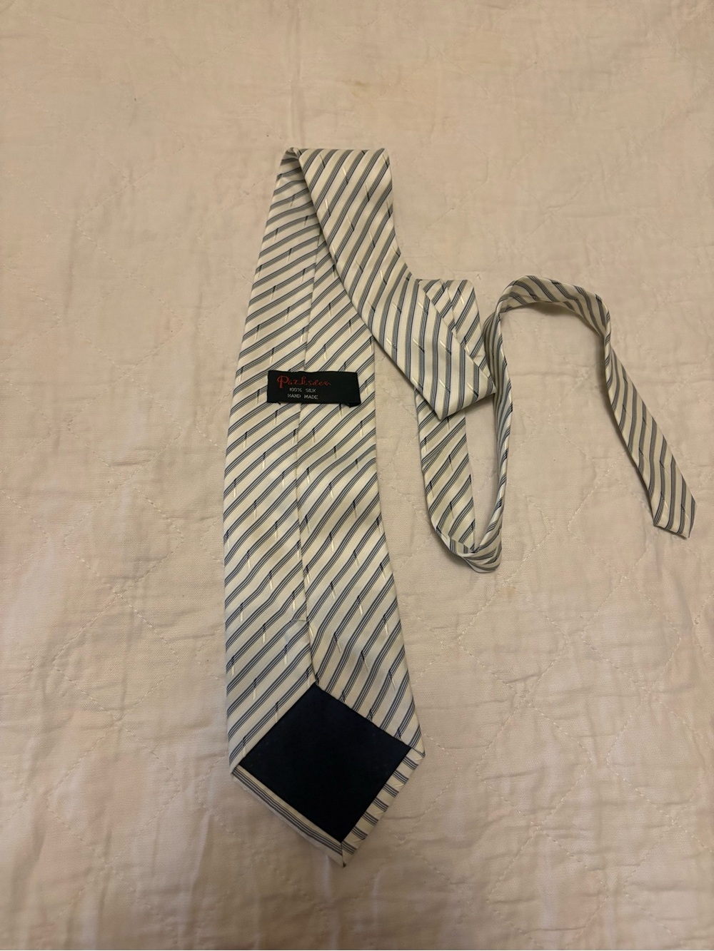 Classic Men's Striped Tie in Cream and Navy